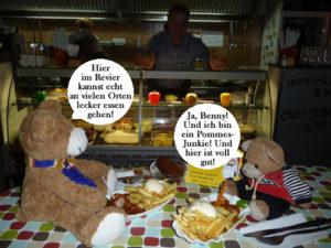 Benny Bär beim Pommes Essen